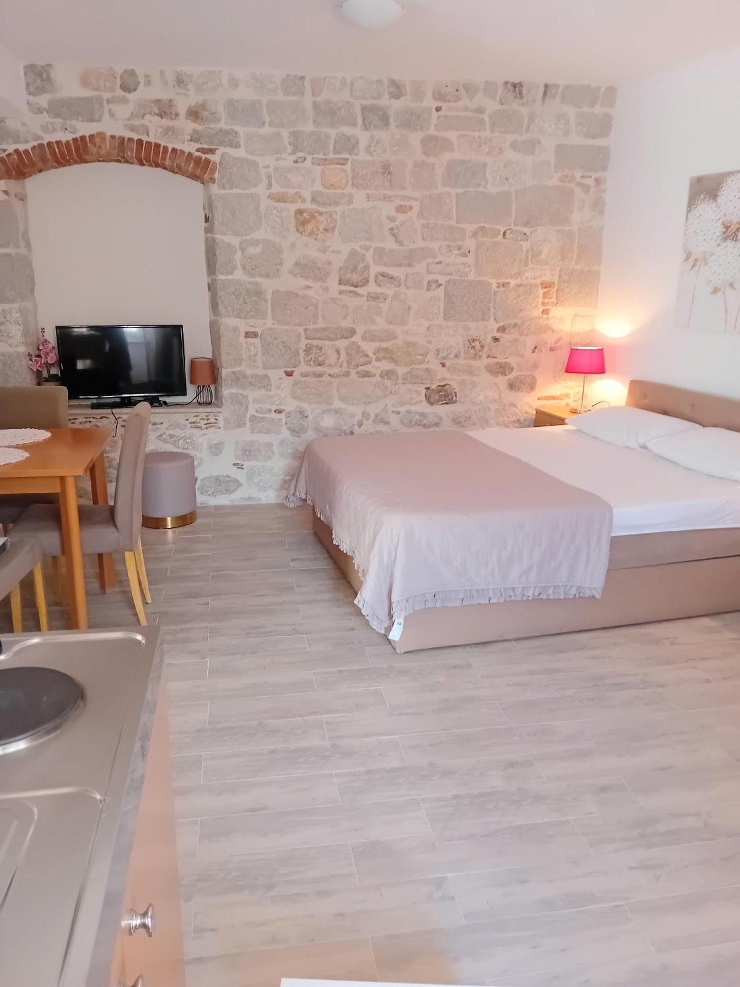 Apartment Andela Kastela Luaran gambar